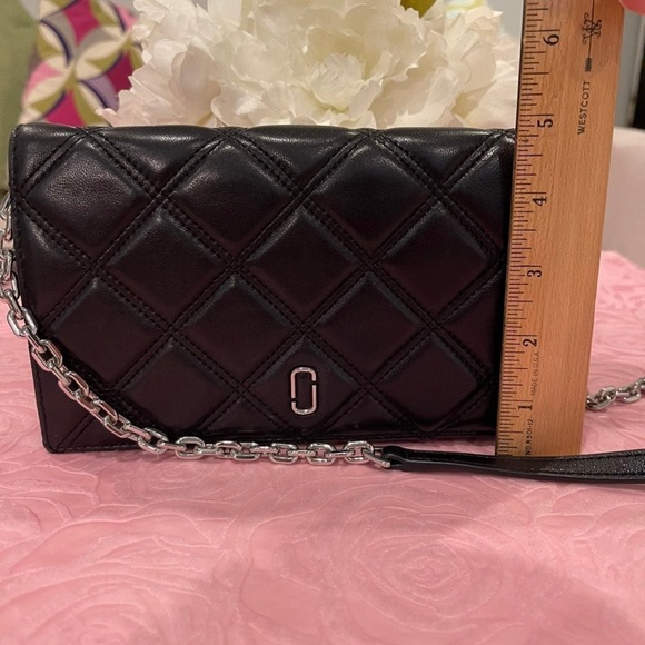 Marc Jacobs Double J Matelasse Quilted Wallet on Chain - Picture 2 of 11